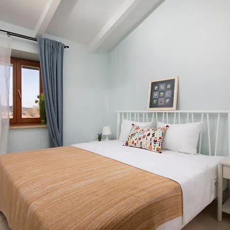 Casa Castel - Old Town House פולה