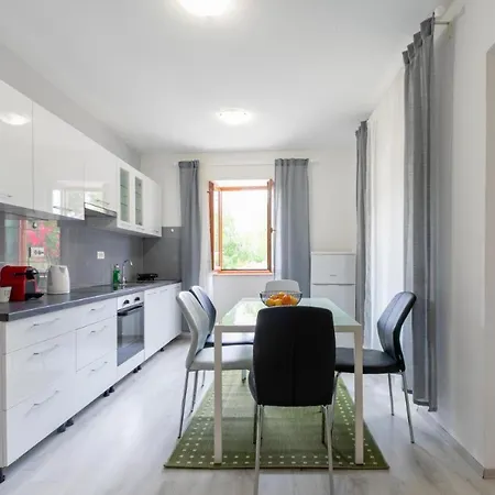 Casa Castel - Old Town House