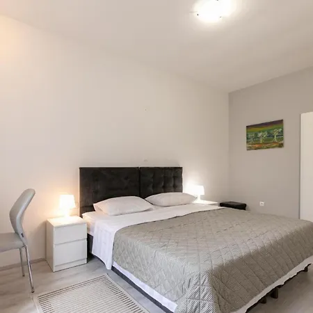 בית נופש Casa Castel - Old Town House *