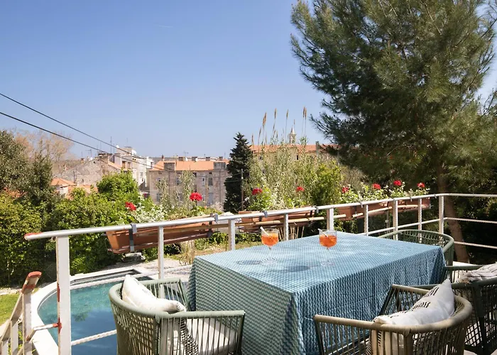 Casa Castel - Old Town House בית נופש