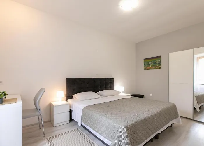 Feriehus Casa Castel - Old Town House *