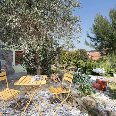 Casa Castel - Old Town House Semesterbostad