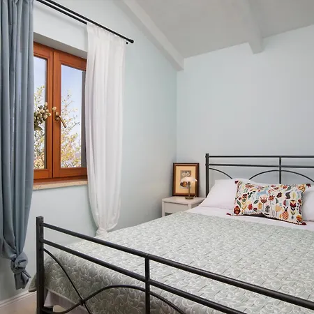 Сasa de vacaciones Casa Castel - Old Town House *