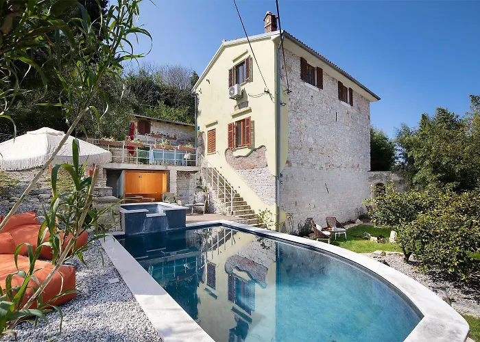 Casa Castel - Old Town House