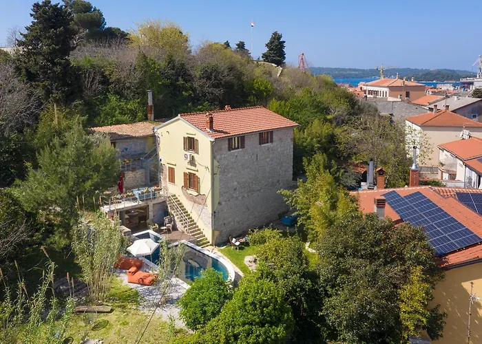 別荘 Casa Castel - Old Town House